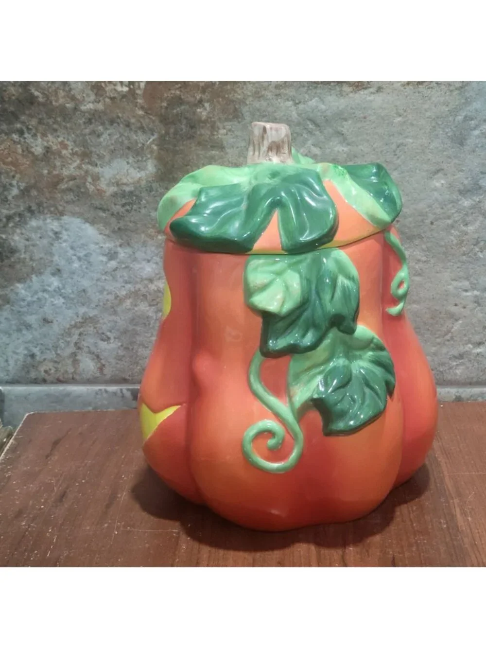 Halloween Pumpkin Jack O' Lantern Cookie Treat Jar 2002 Chipped